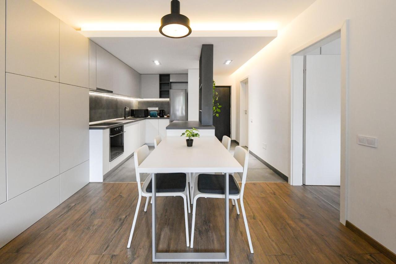 Modern Apartment In A Quiet Area 클루지나포카 외부 사진