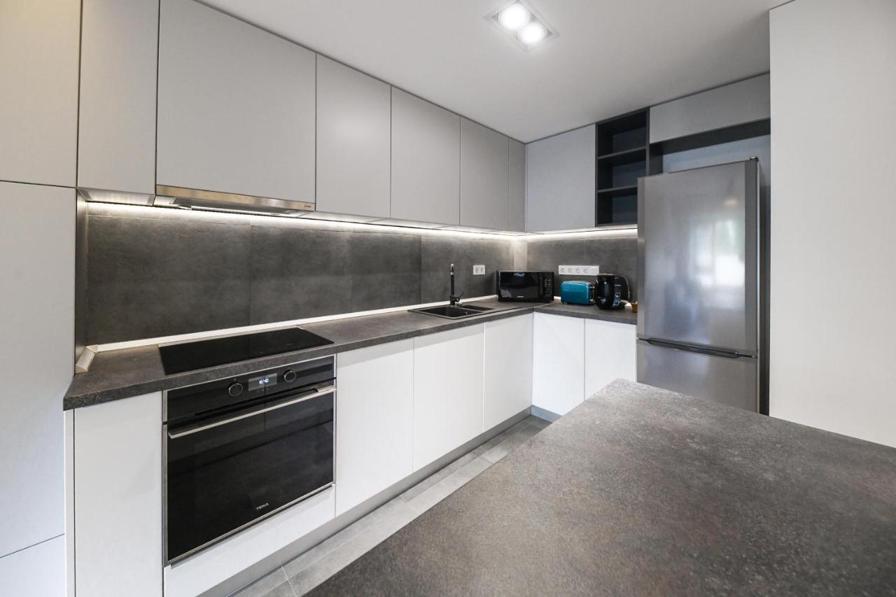 Modern Apartment In A Quiet Area 클루지나포카 외부 사진