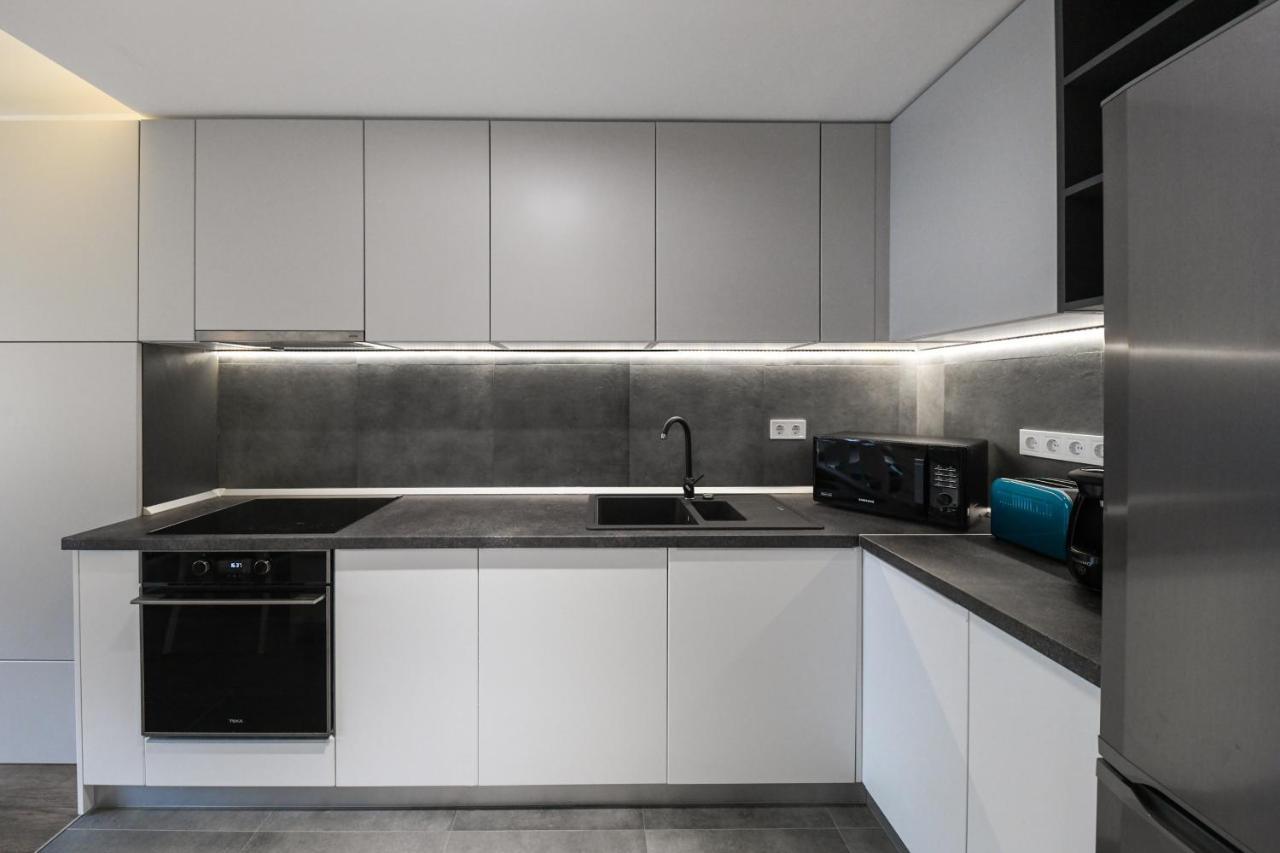 Modern Apartment In A Quiet Area 클루지나포카 외부 사진